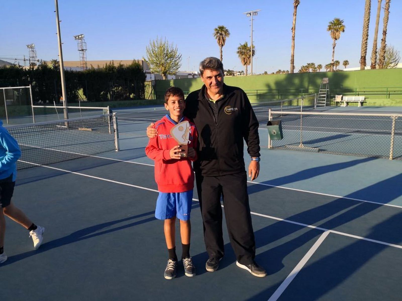 Pablo Páez, con el trofeo de campeón provincial 2018.