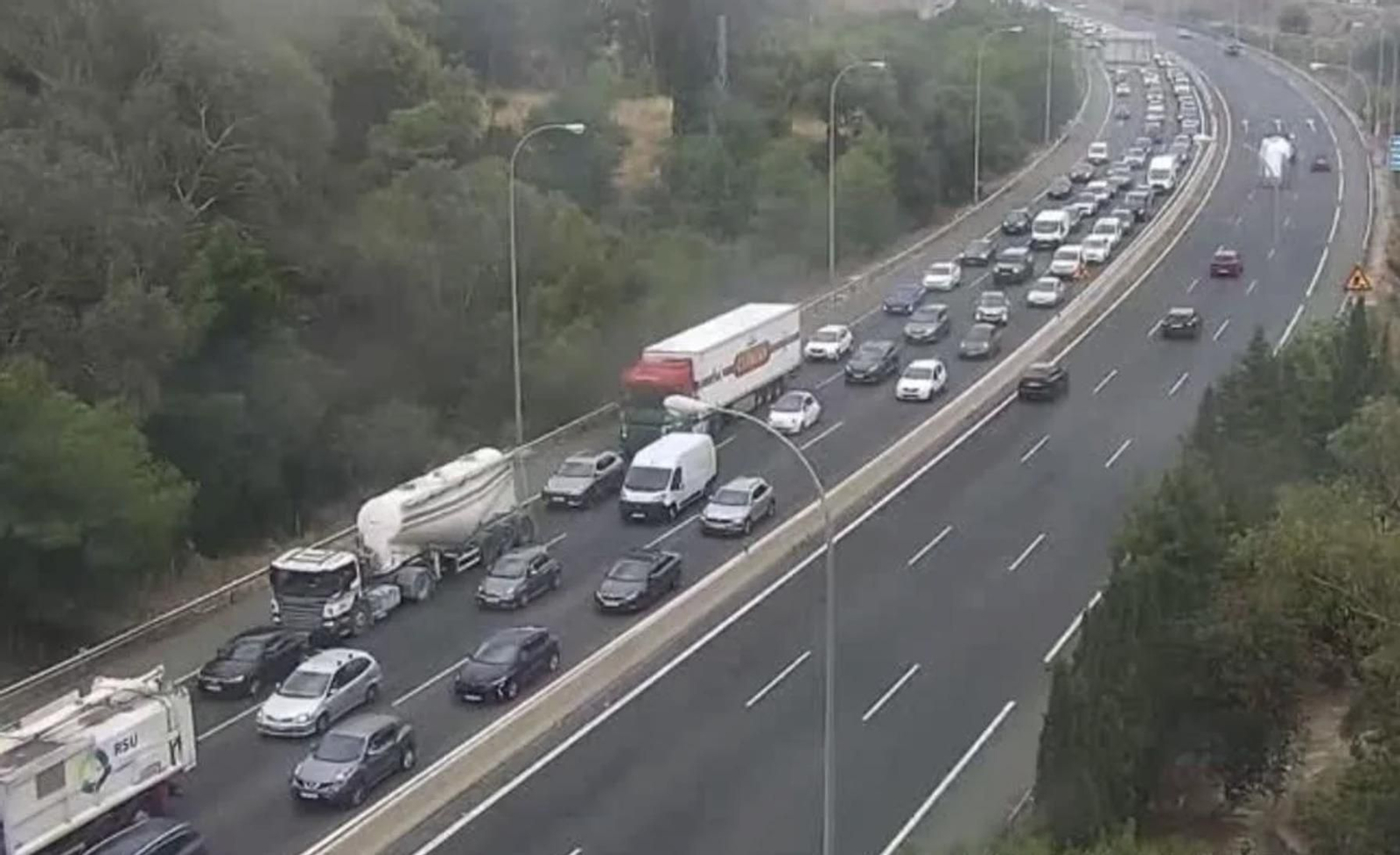 Retenciones en la A7 en el kilómetro 981