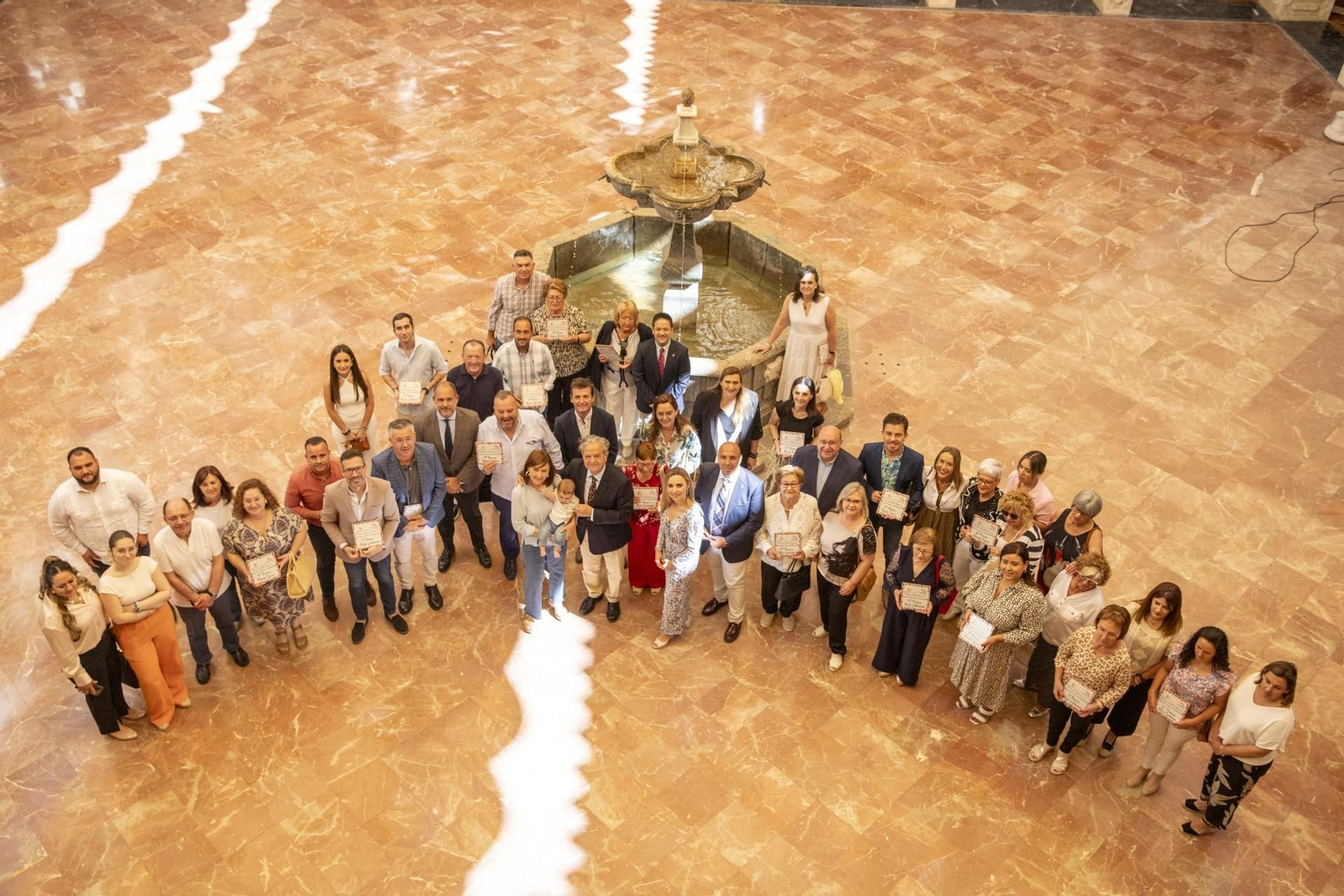 Foto de familia de los premiados