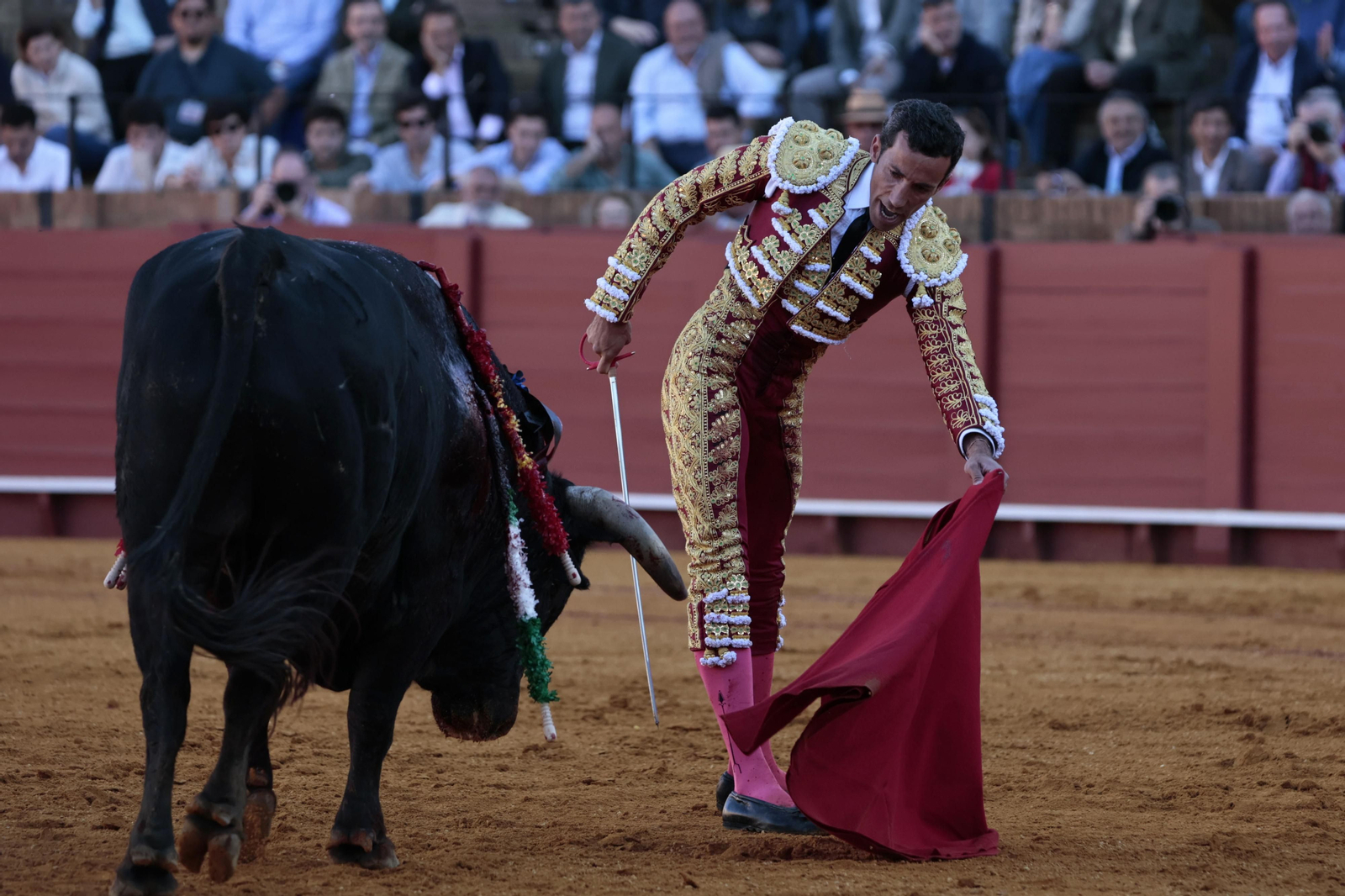 Las imágenes de la tercera del abono de los toros en la Maestranza  de Sevilla