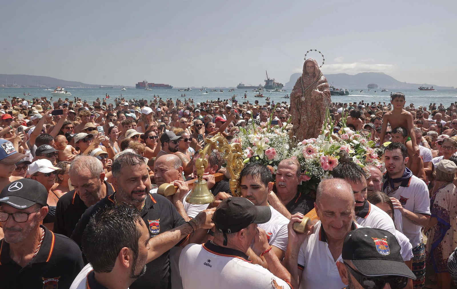 Las mejores fotos de la romería marítima de la Virgen de la Palma de Algeciras 2025
