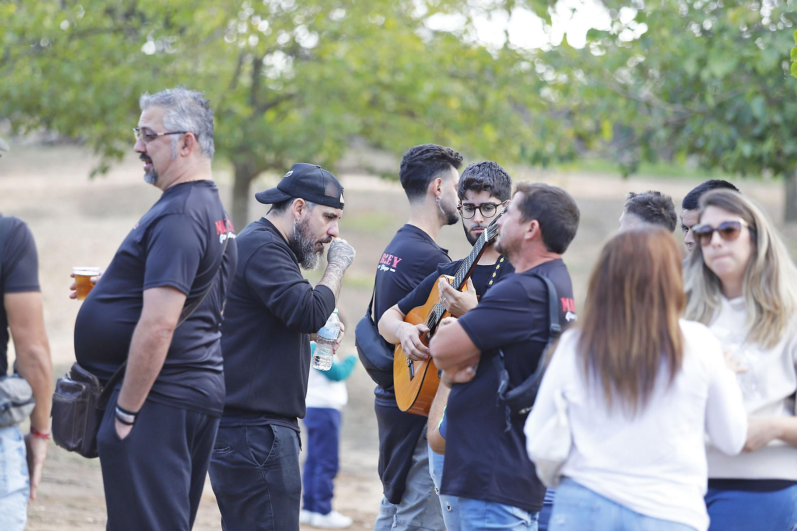 Imágenes de la convivencia carnavalera del Parque Moret en Huelva