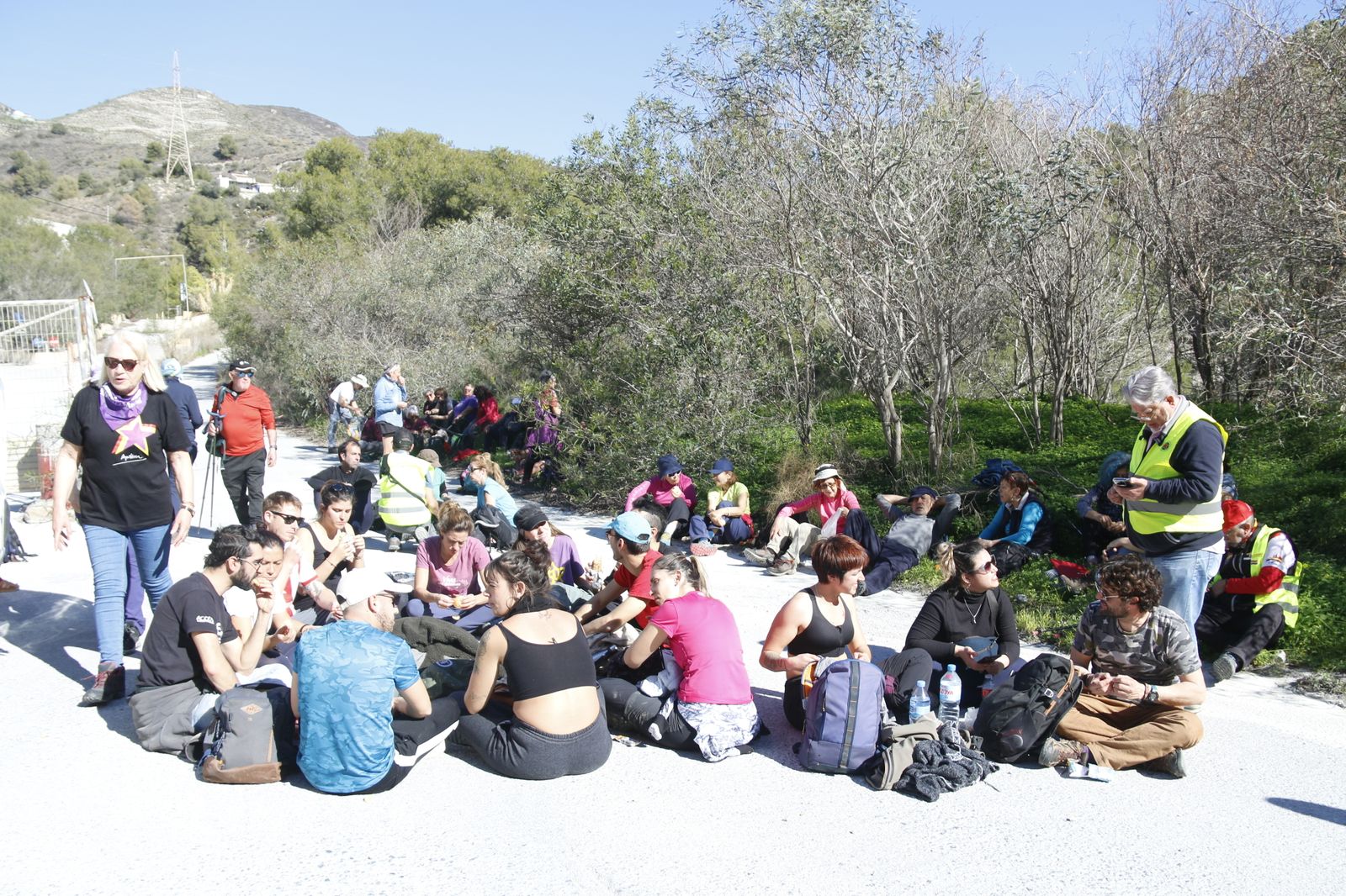 Cientos de personas participan en la marcha de la Desbandá