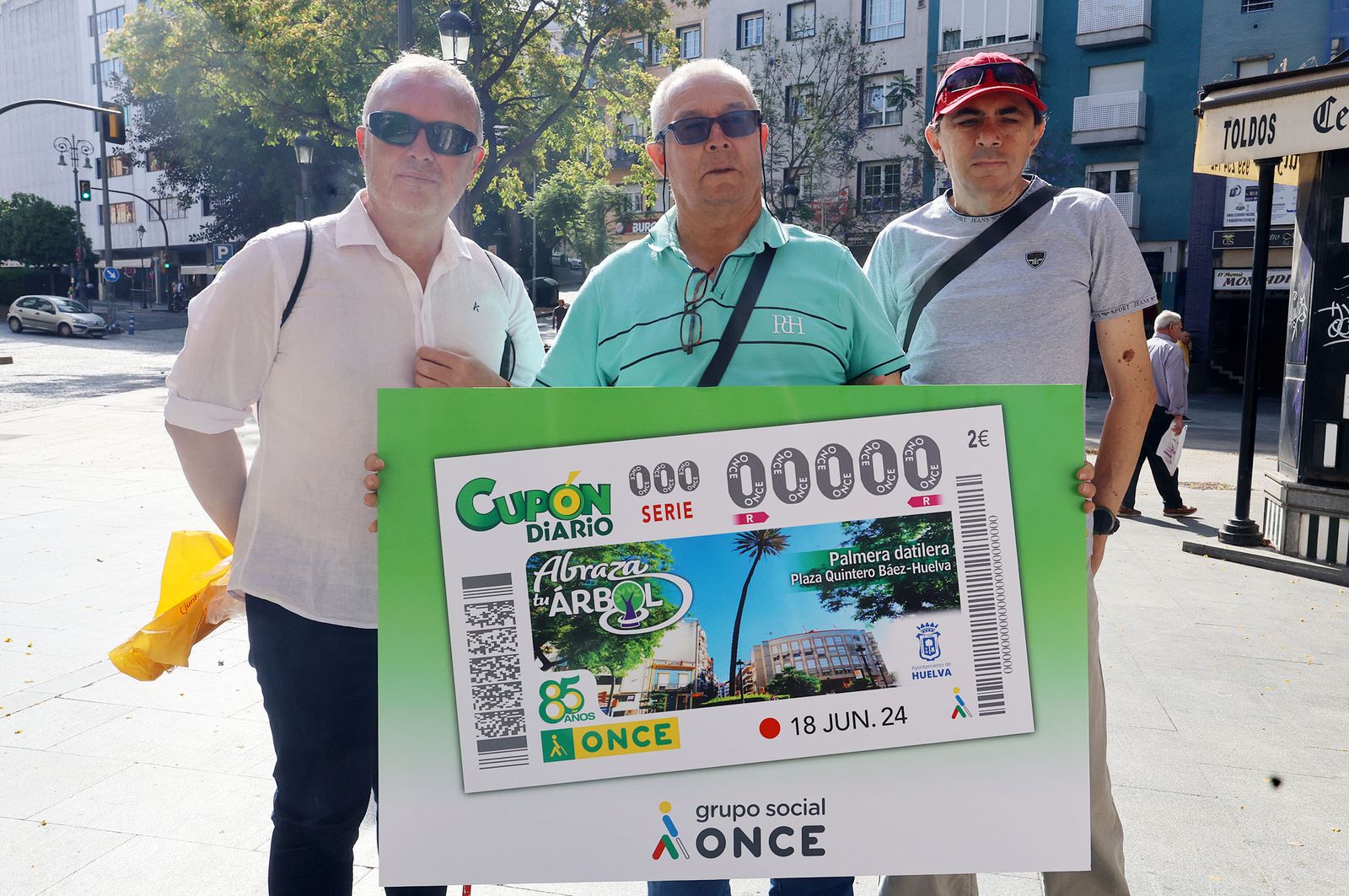 Imágenes de la presentación del cupón de la ONCE dedicado a 'La Palmera'