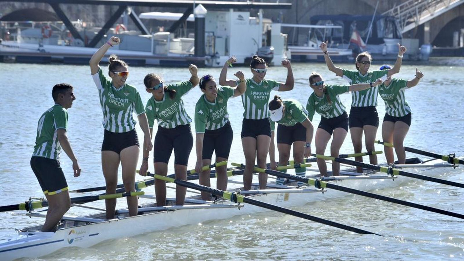 Las imágenes de la Regata Sevilla-Betis