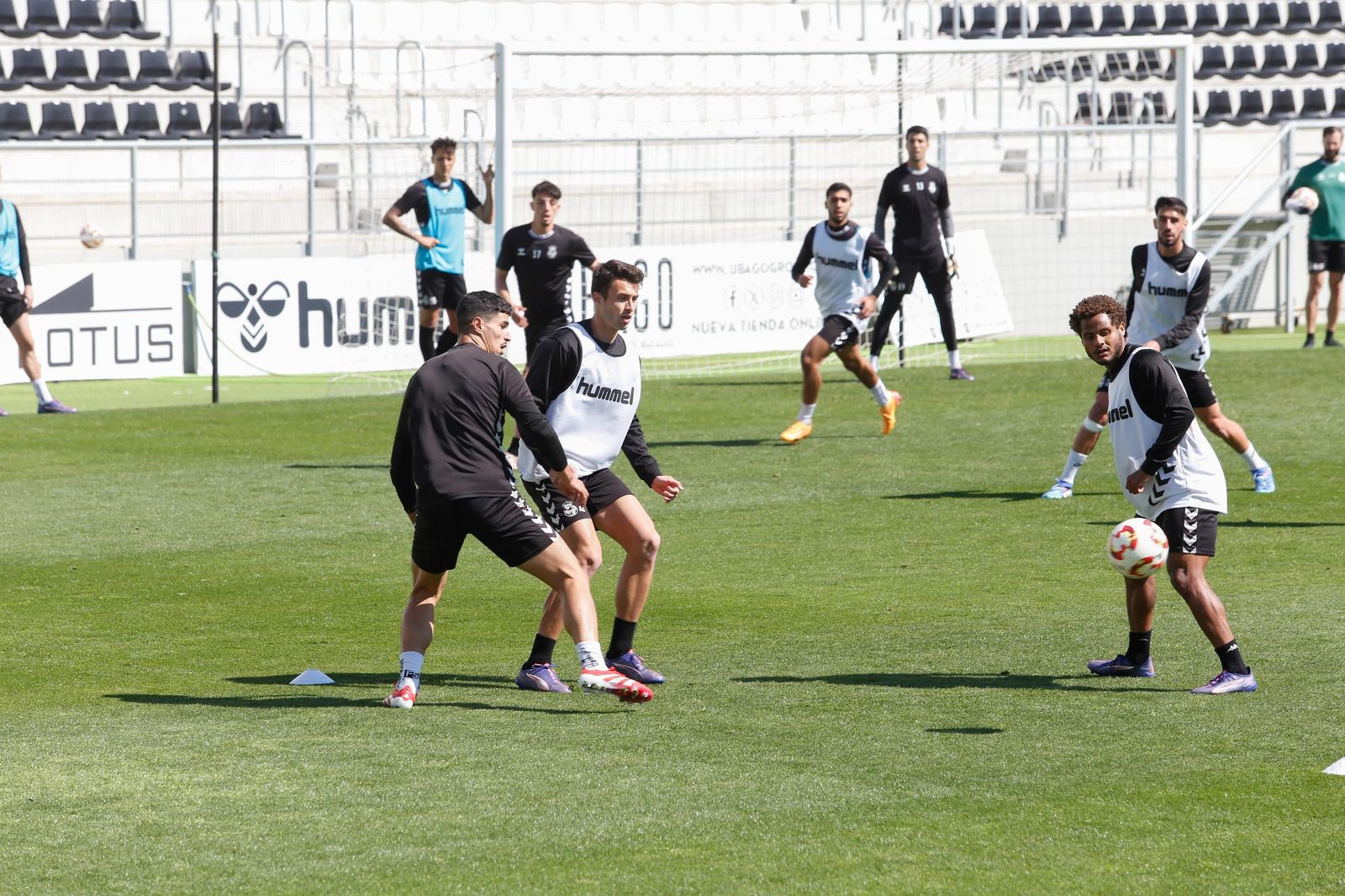 Las fotos del entrenamiento de la Balona previo al partido con el Cádiz Mirandilla, con Andrés Roldán presente