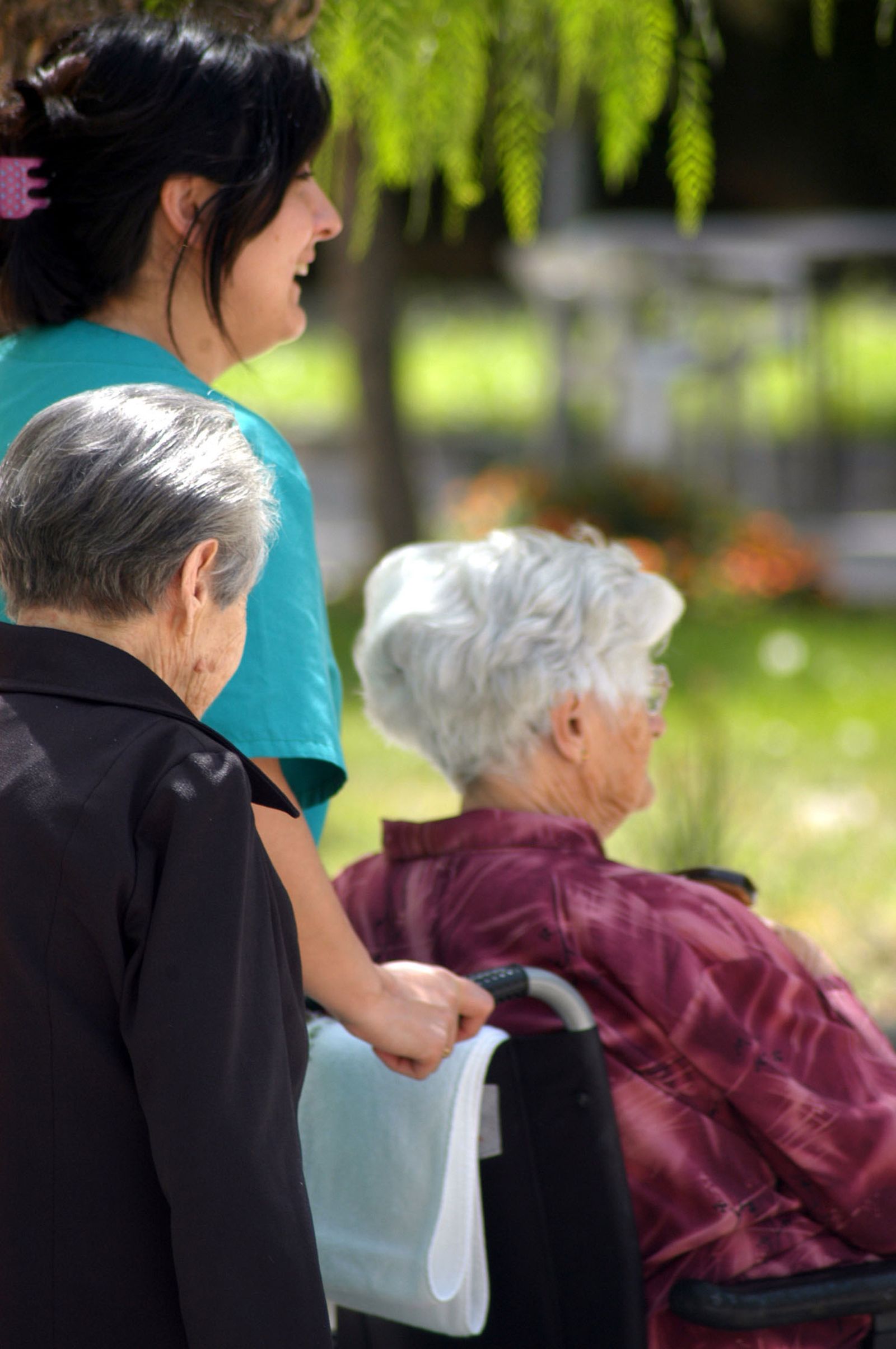 Más de 400 empleados públicos sostienen los servicios sociales y residencias de la Diputación