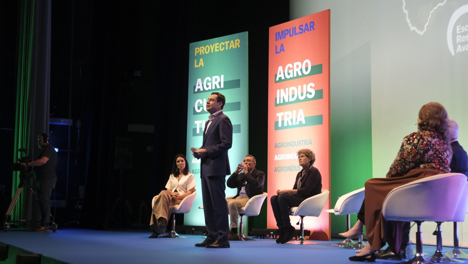 Las imágenes del 'Foro, Agricultura, Agua y Futuro en Andalucía' organizado por el PP