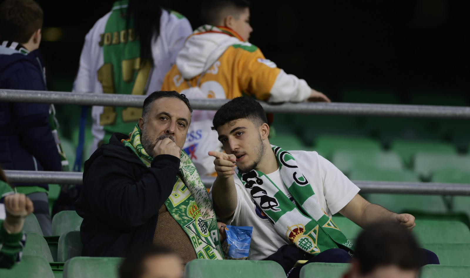 Búscate en las fotos del Betis-Bilbao