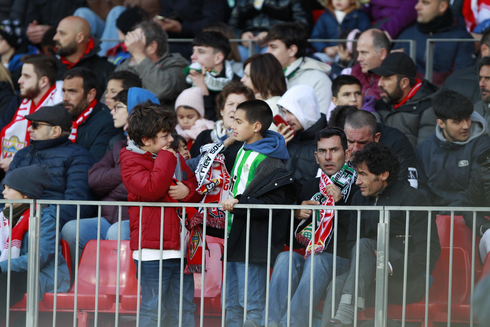Imágenes del partido de fútbol U.D. Almería-Real Betis Balompié