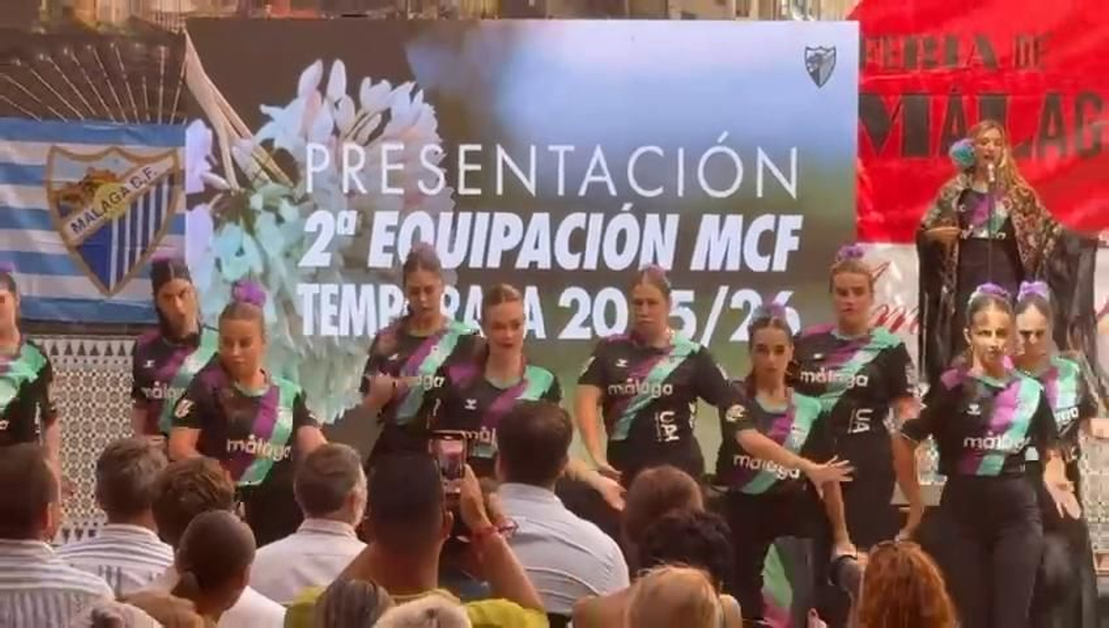 La segunda camiseta del Málaga, presentada en la Feria