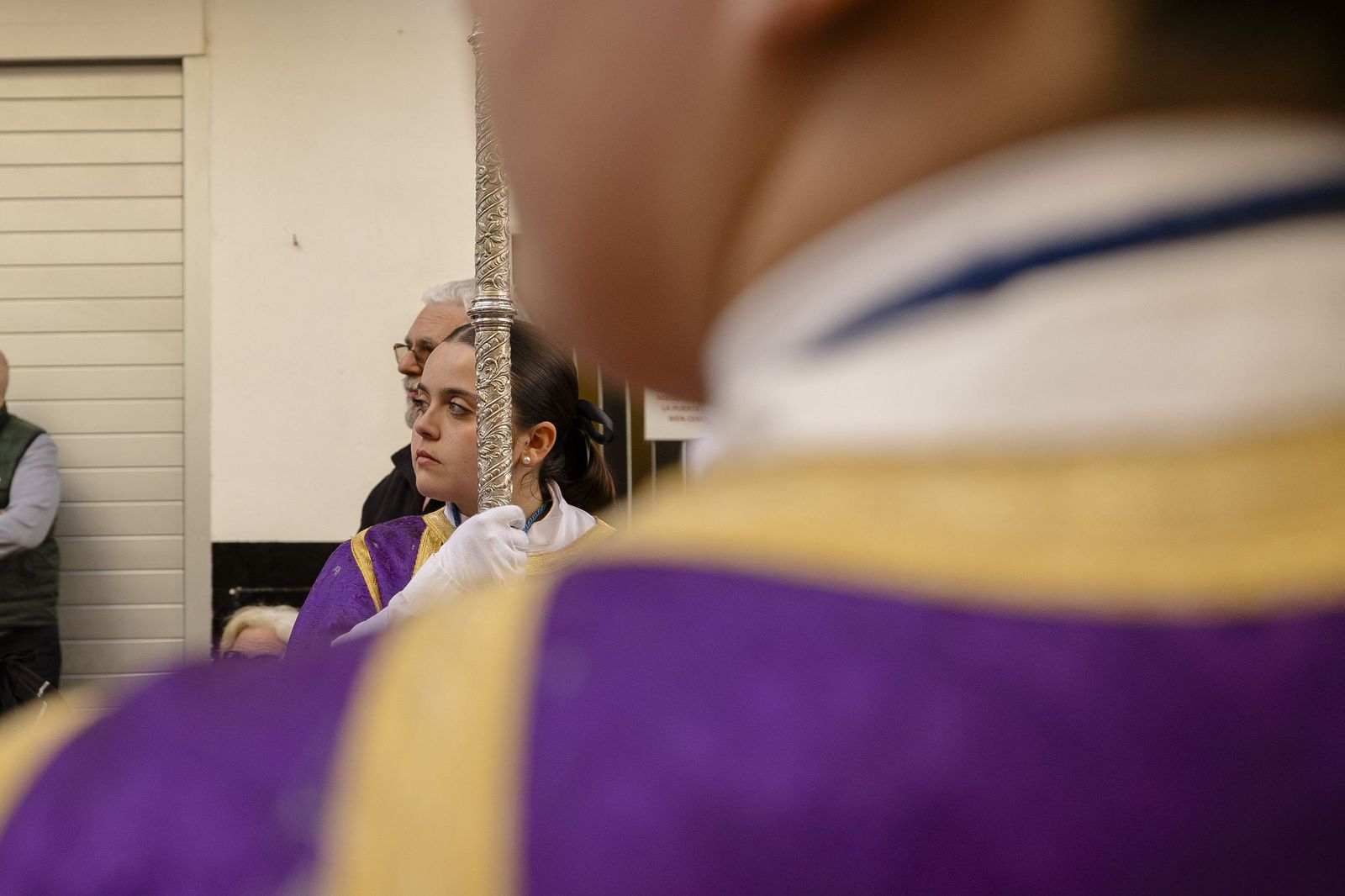 Las imágenes del vía crucis del Cristo de la Misericordia, de la hermandad de La Palma, a la Catedral