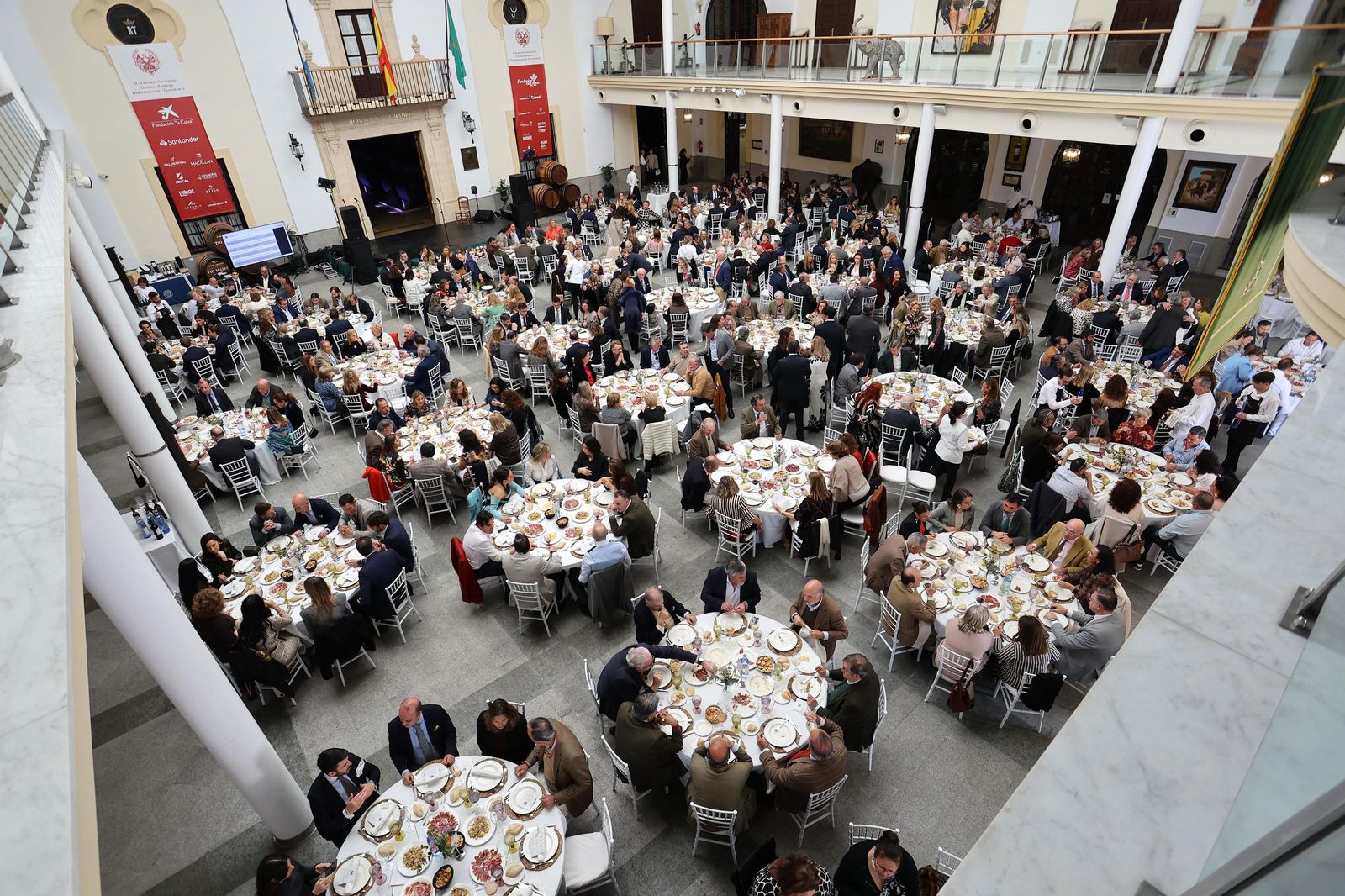 II Almuerzo Solidario de la Guardia Romana de la Hermandad del Transporte en Jerez