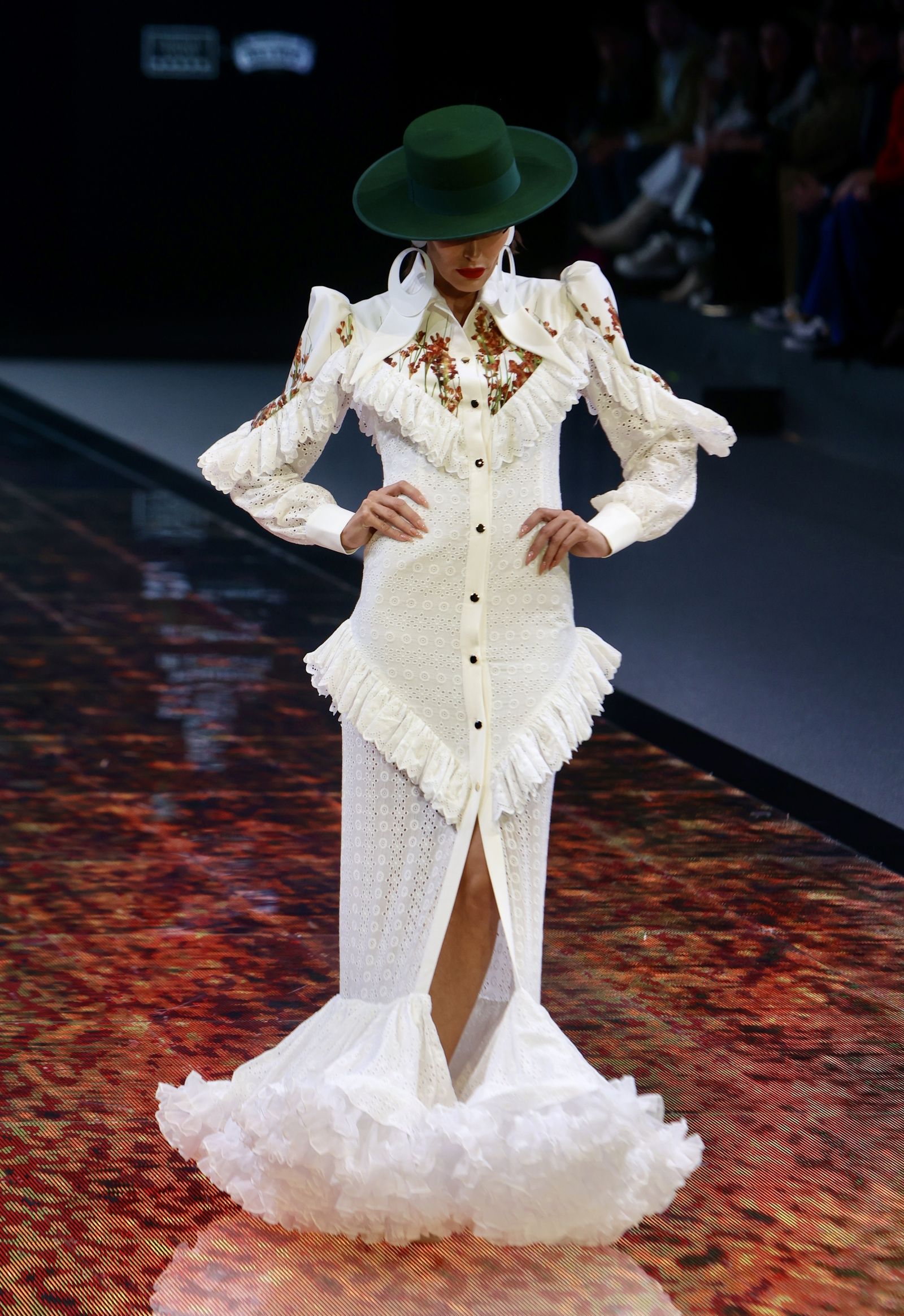 Desfile de José Raposo en SIMOF, todas las fotos