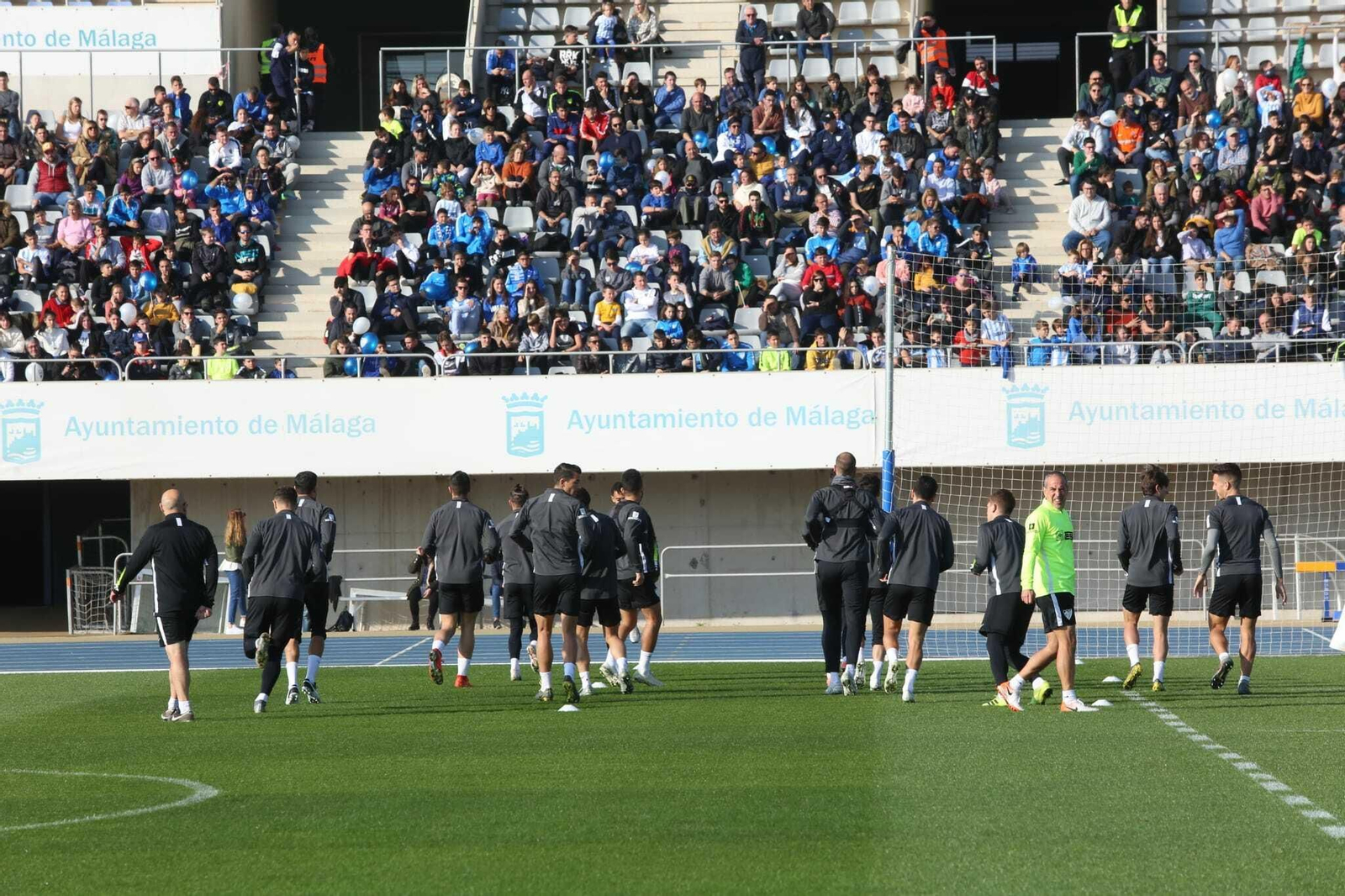 Las fotos del entrenamiento del Málaga a puerta abierta Las fotos del entrenamiento del Málaga a puerta abierta