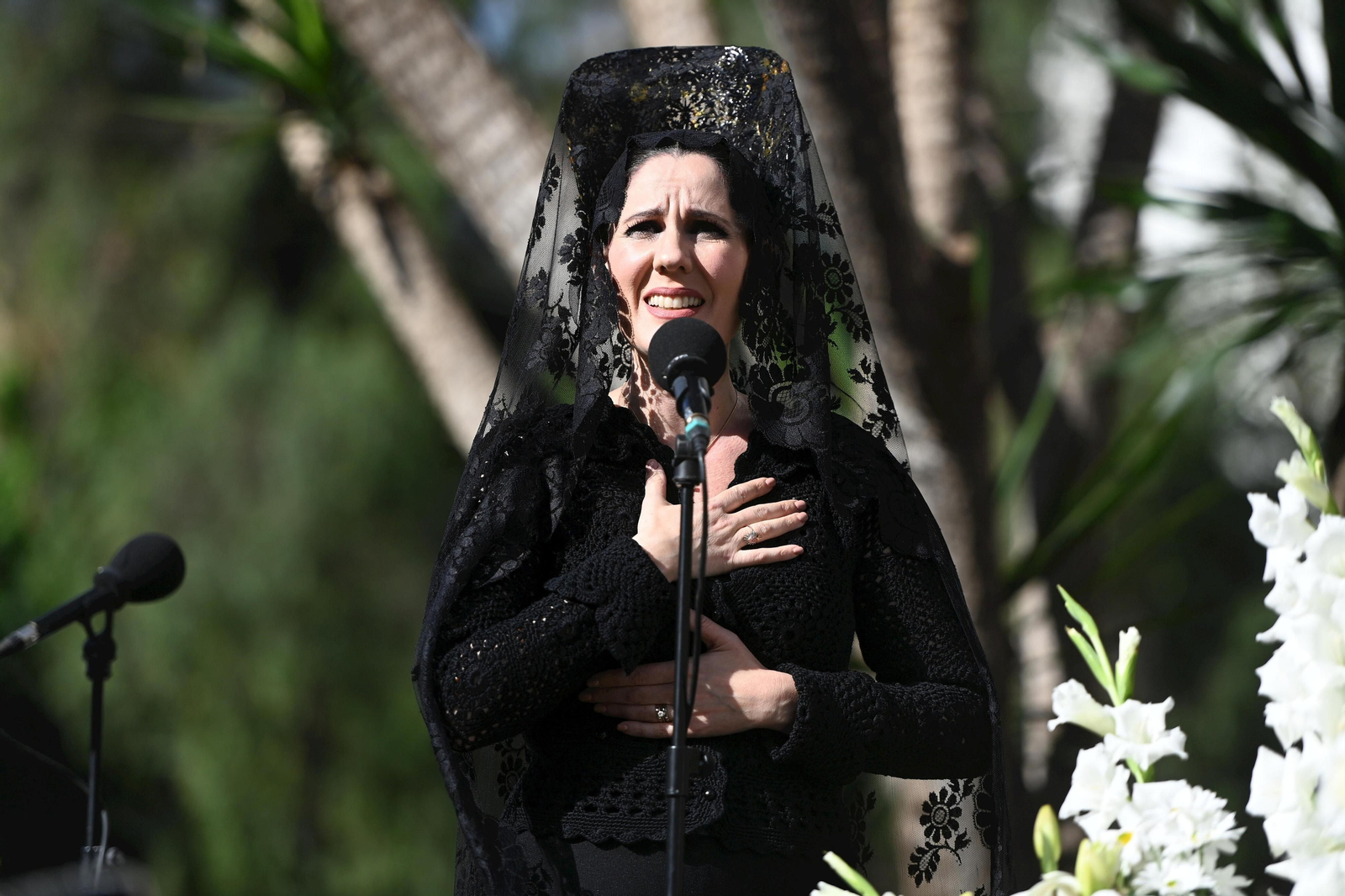 La misa del alba y el traslado del Cautivo, en fotos