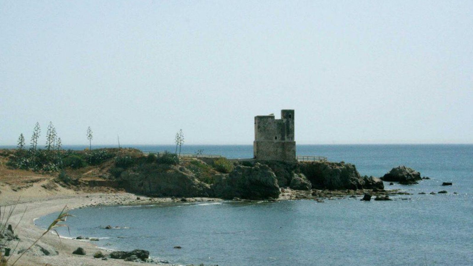 La Torre de la Sal, en Casares. La Torre de la Sal, en Casares.