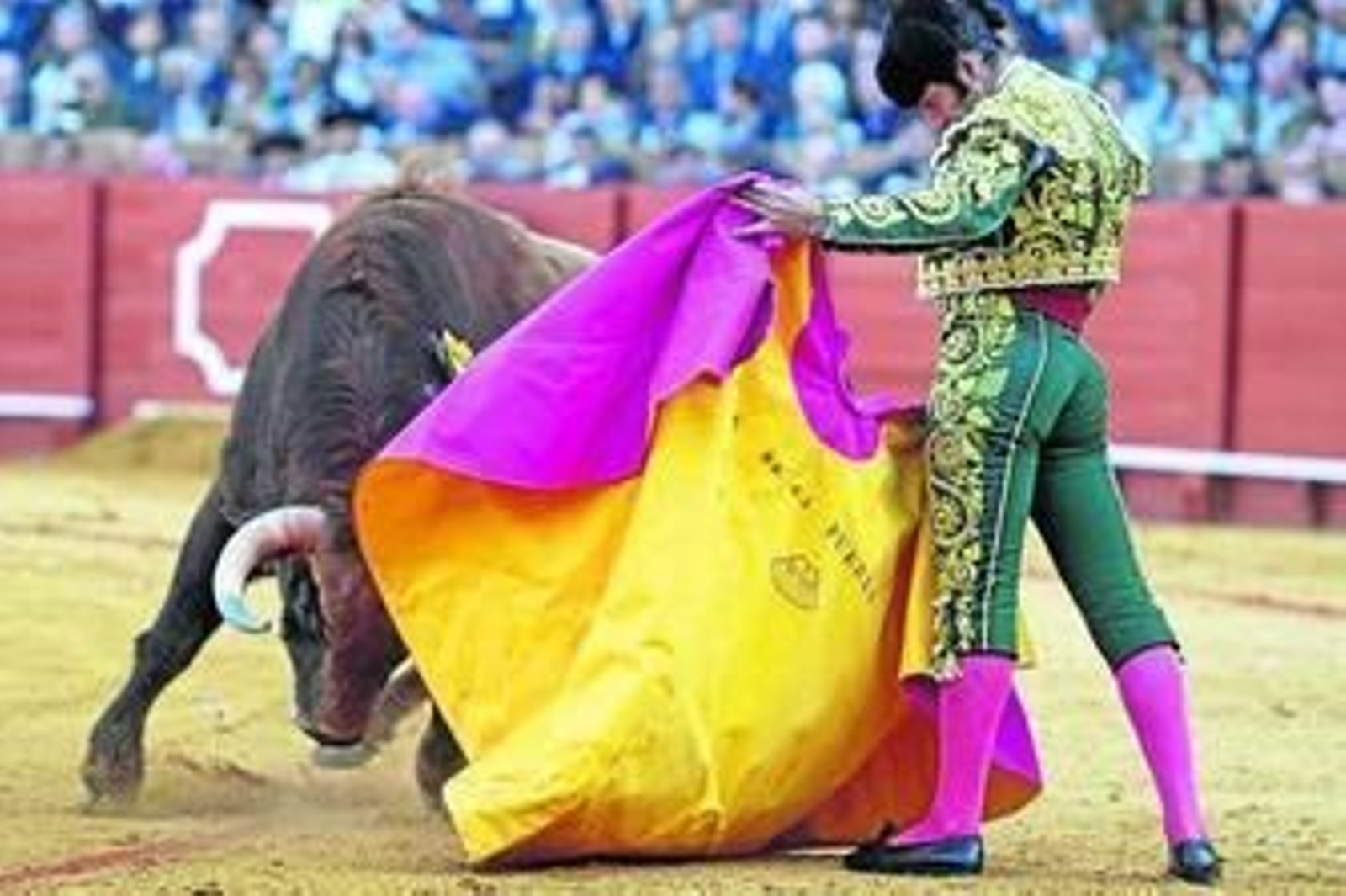 Morante de la Puebla en la Plaza de la Maestranza de Sevilla durante la temporada 2010.