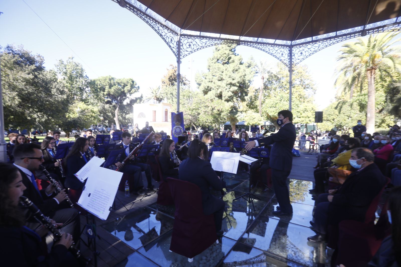 La banda de música de la Estrella inaugura Viento Joven en el quiosco de La Victoria de Córdoba
