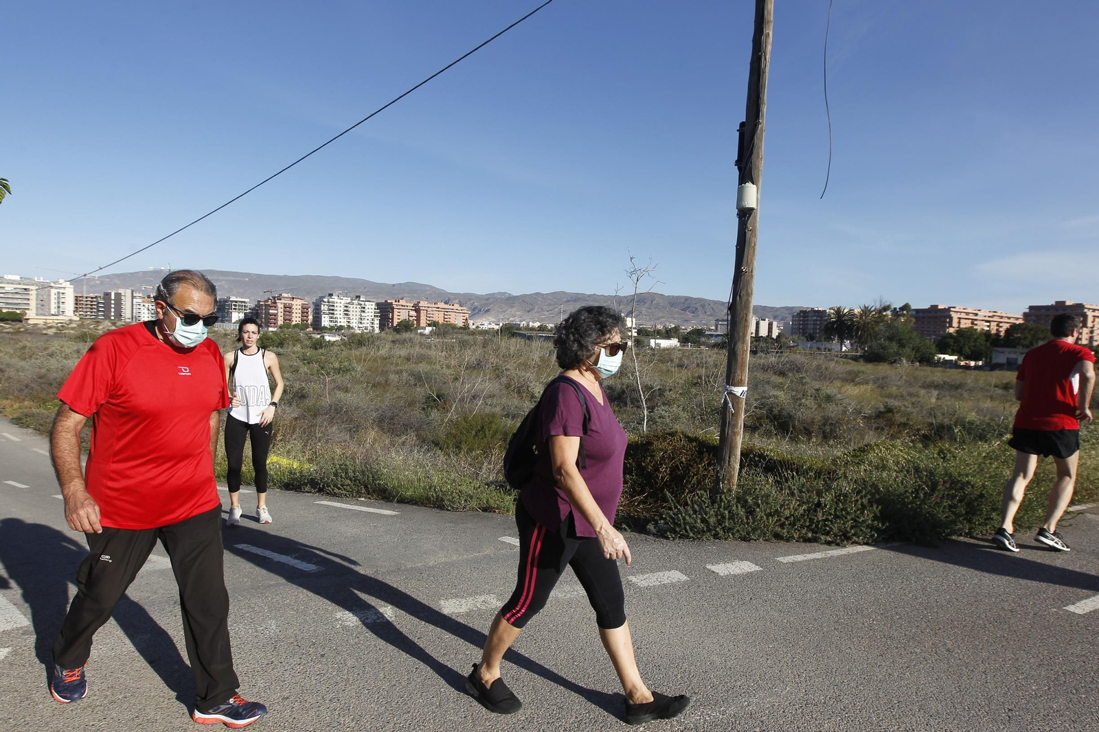 Fotogalería domingo de deporte en coronavirus. COVID-19. Almería