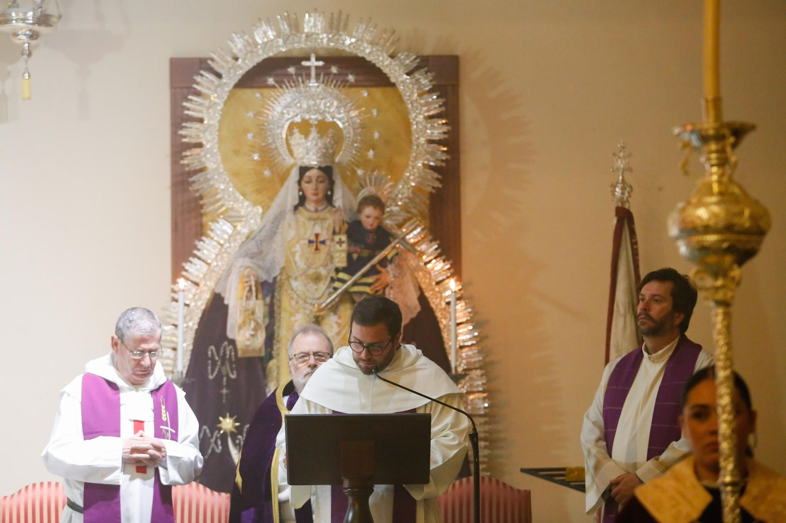 Fotos del vía crucis oficial del consejo local de Algeciras con las Tres Caídas