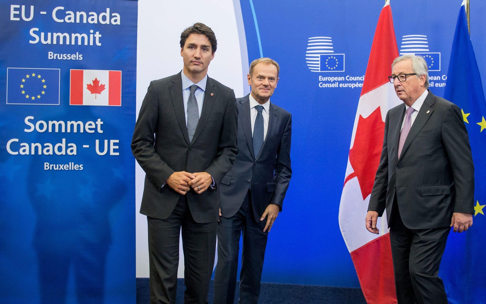 El primer ministro de Canadá, J. Trudeau, con el jefe del Consejo Europeo, D. Tusk.
