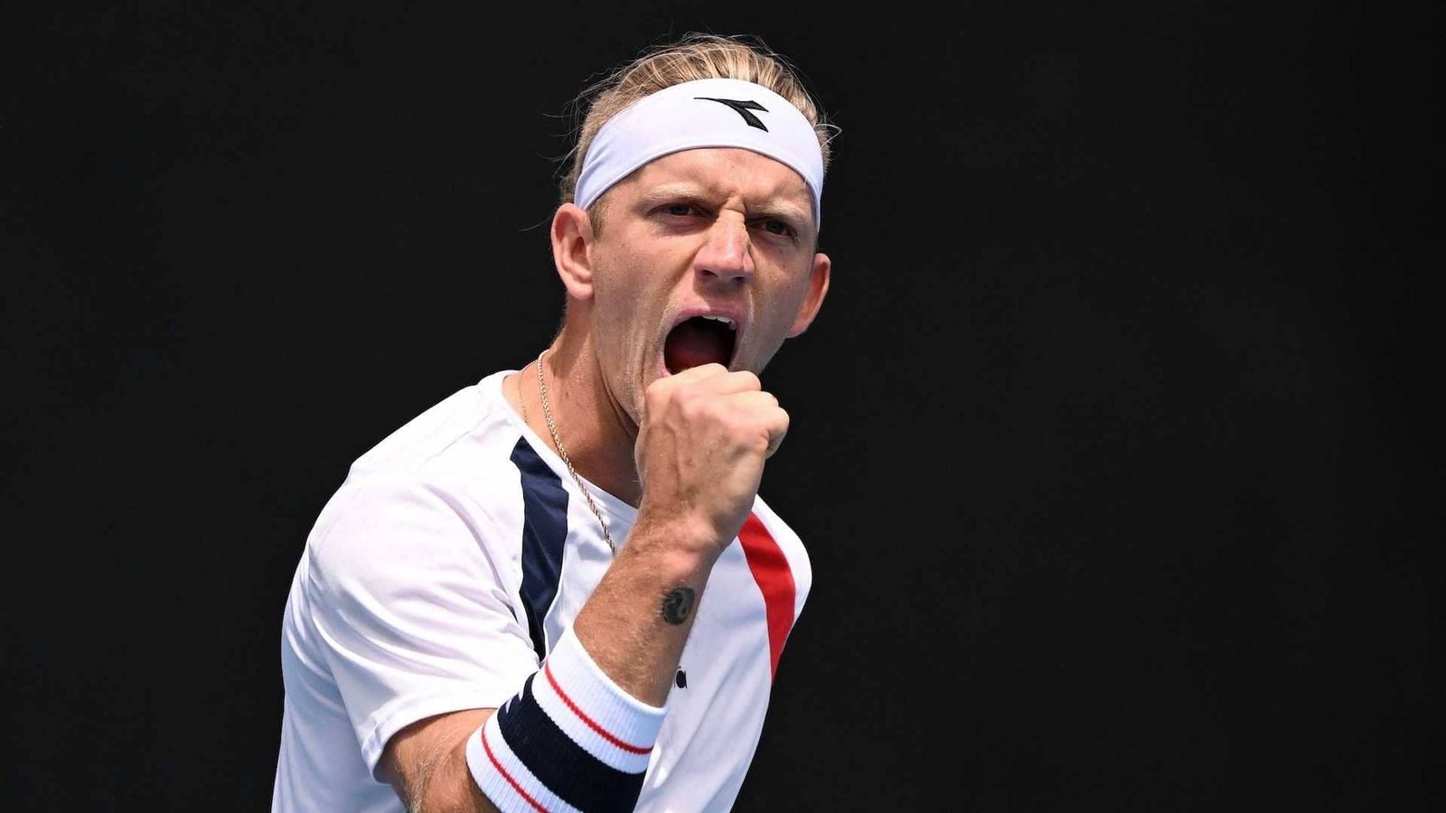 Alejandro Davidovich celebra un punto.