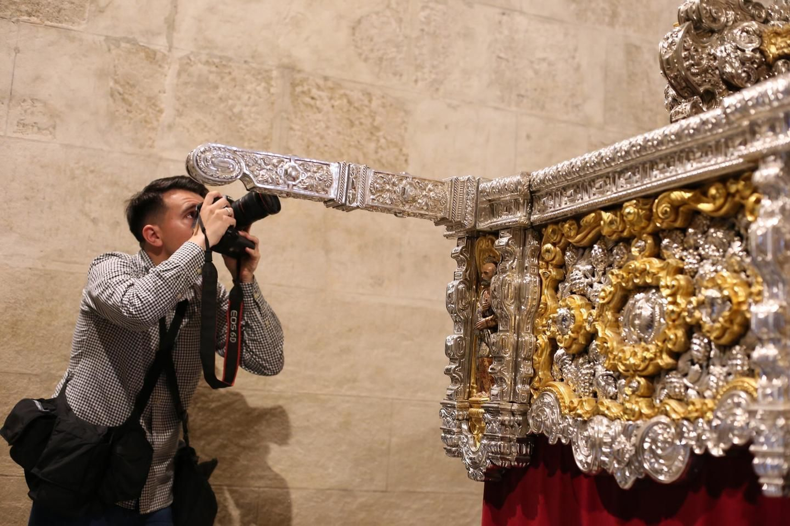 La exposición 'Pasión según Sevilla', en imágenes