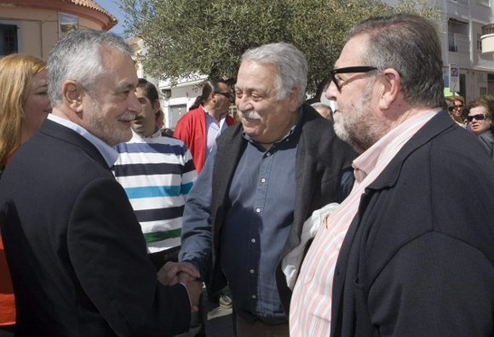 Griñán usa contra Arenas el copago y la educación en Madrid y Valencia
