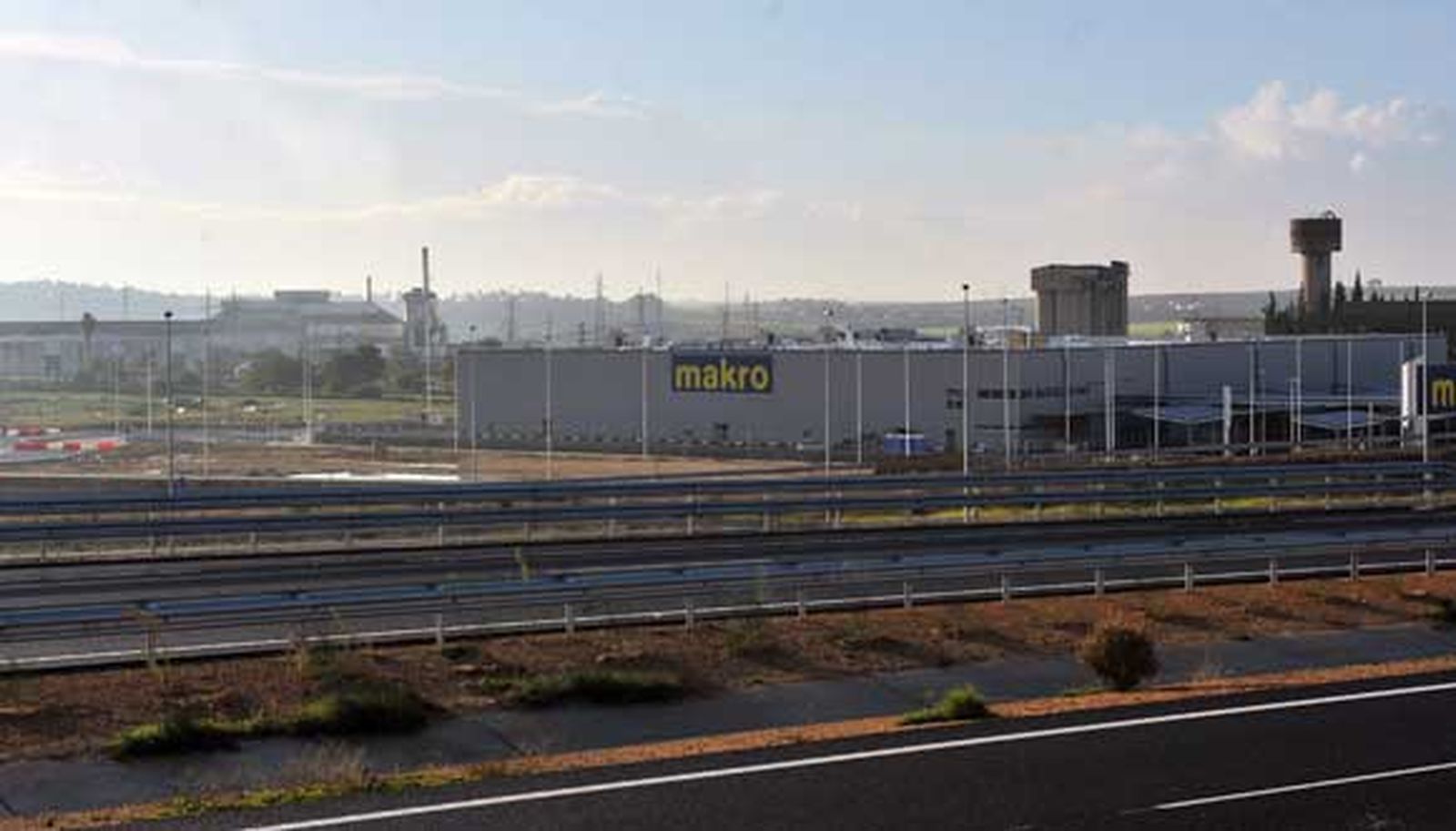 Makro reactiva la economía de Alcalá y colabora con 75 industrias locales