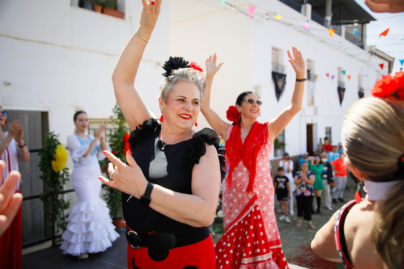 Así es la gran alfombra de serrín para que levite la Virgen de Fátima de Tíjola