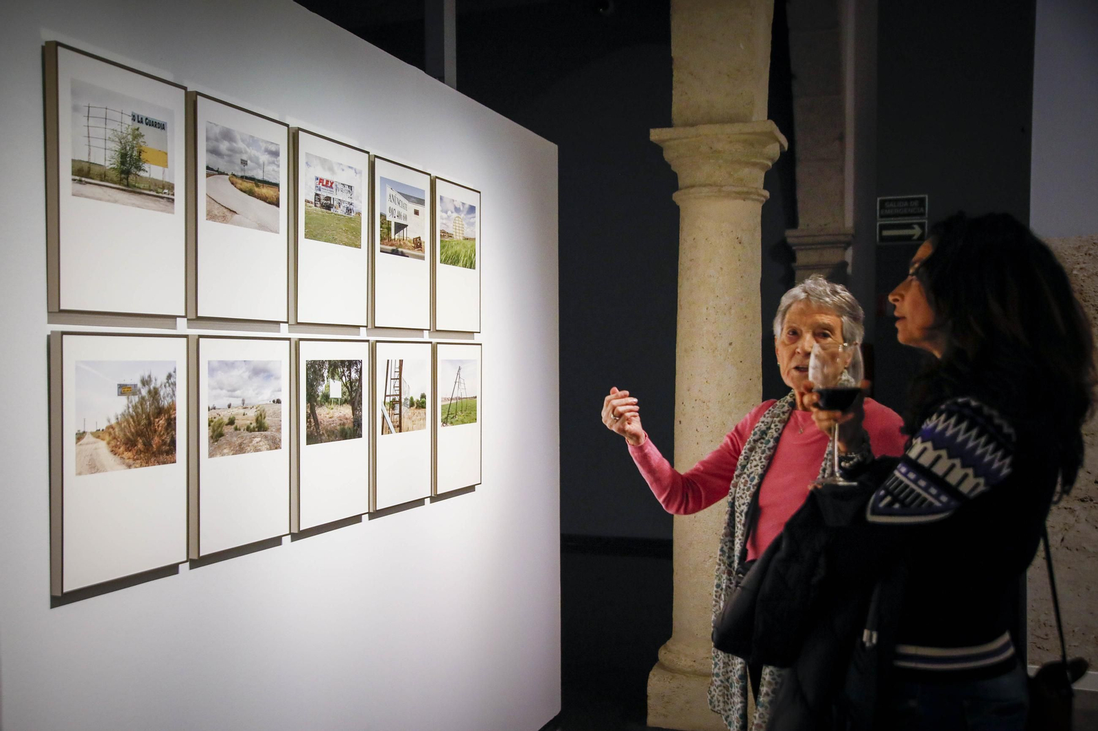 La exposición fotográfica 'Espacio disponible' de Eduardo Nave en el Centro Andaluz de la Fotografía de Almería, en imágenes