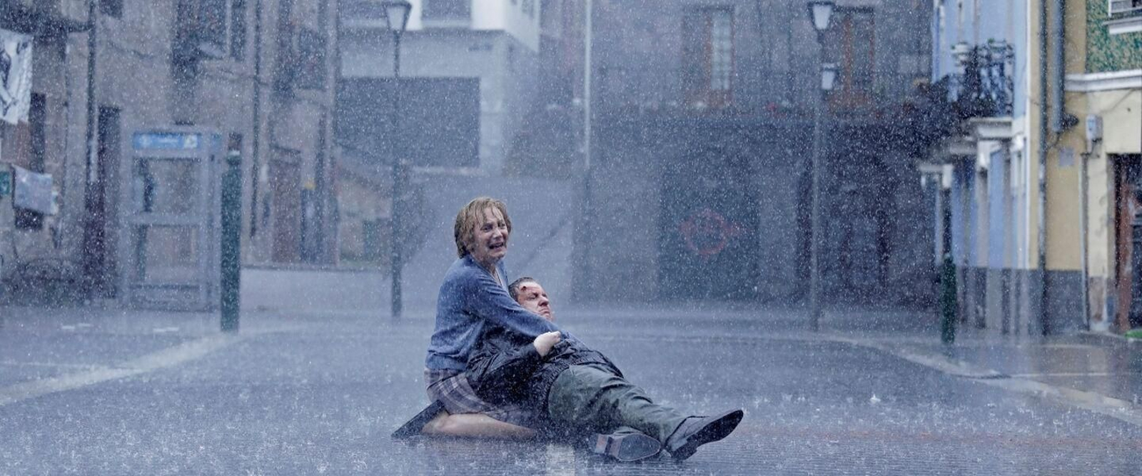 Una imagen del primer capítulo de 'Patria', la serie basada en el bestseller de Aramburu.