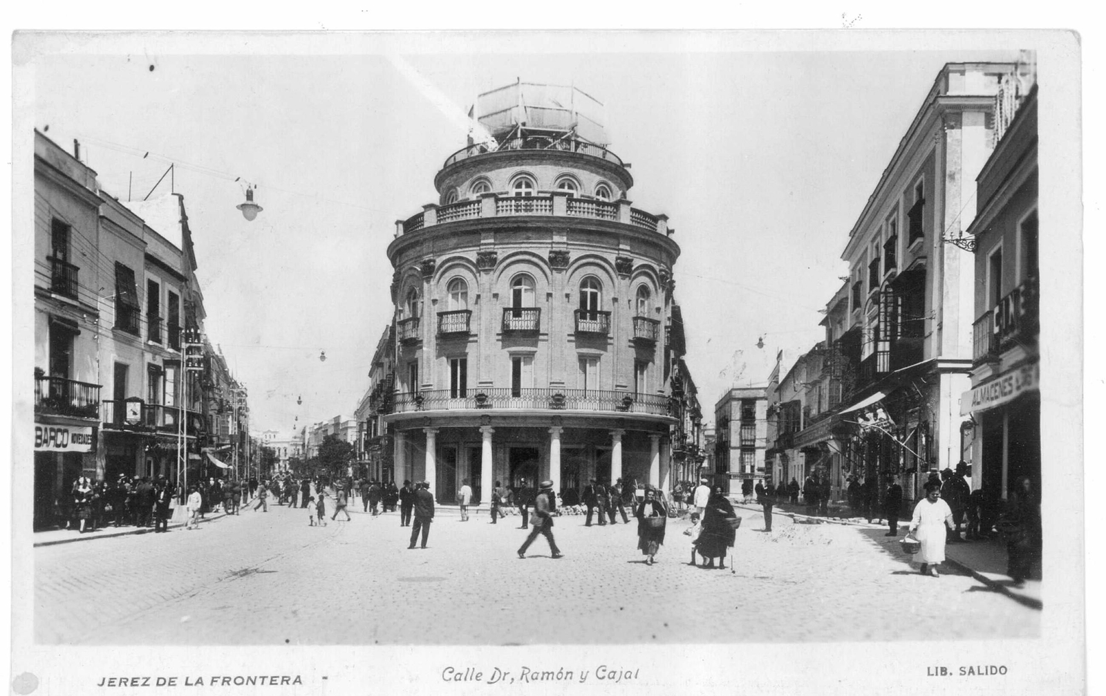 Postal antigua con la calle Dr. Ramón y Cajal, Jerez.