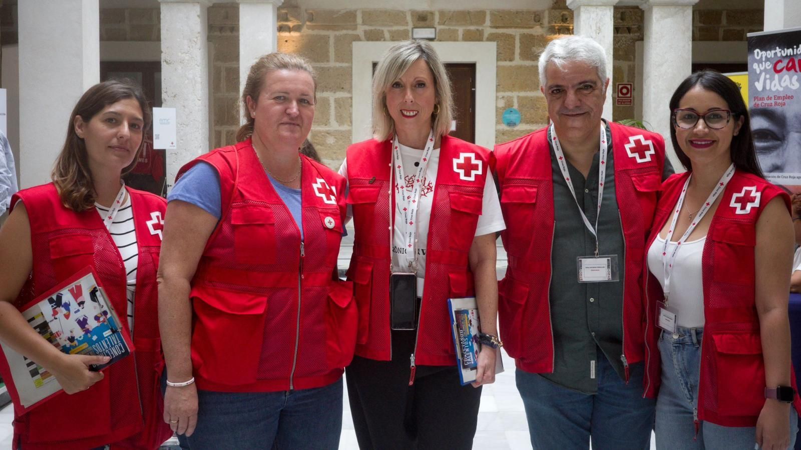 Gran acogida de la IV Feria de Empleo de Cruz Roja