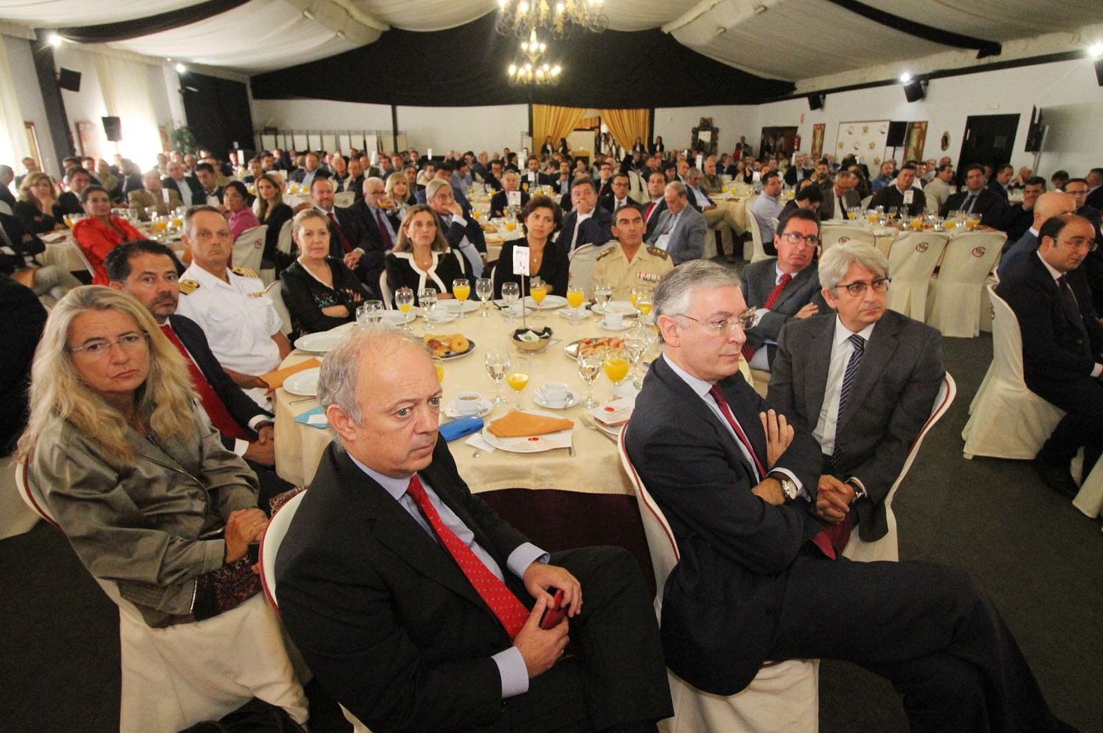 Imágenes del Desayuno Informativo del Grupo Joly con Javier Targhetta