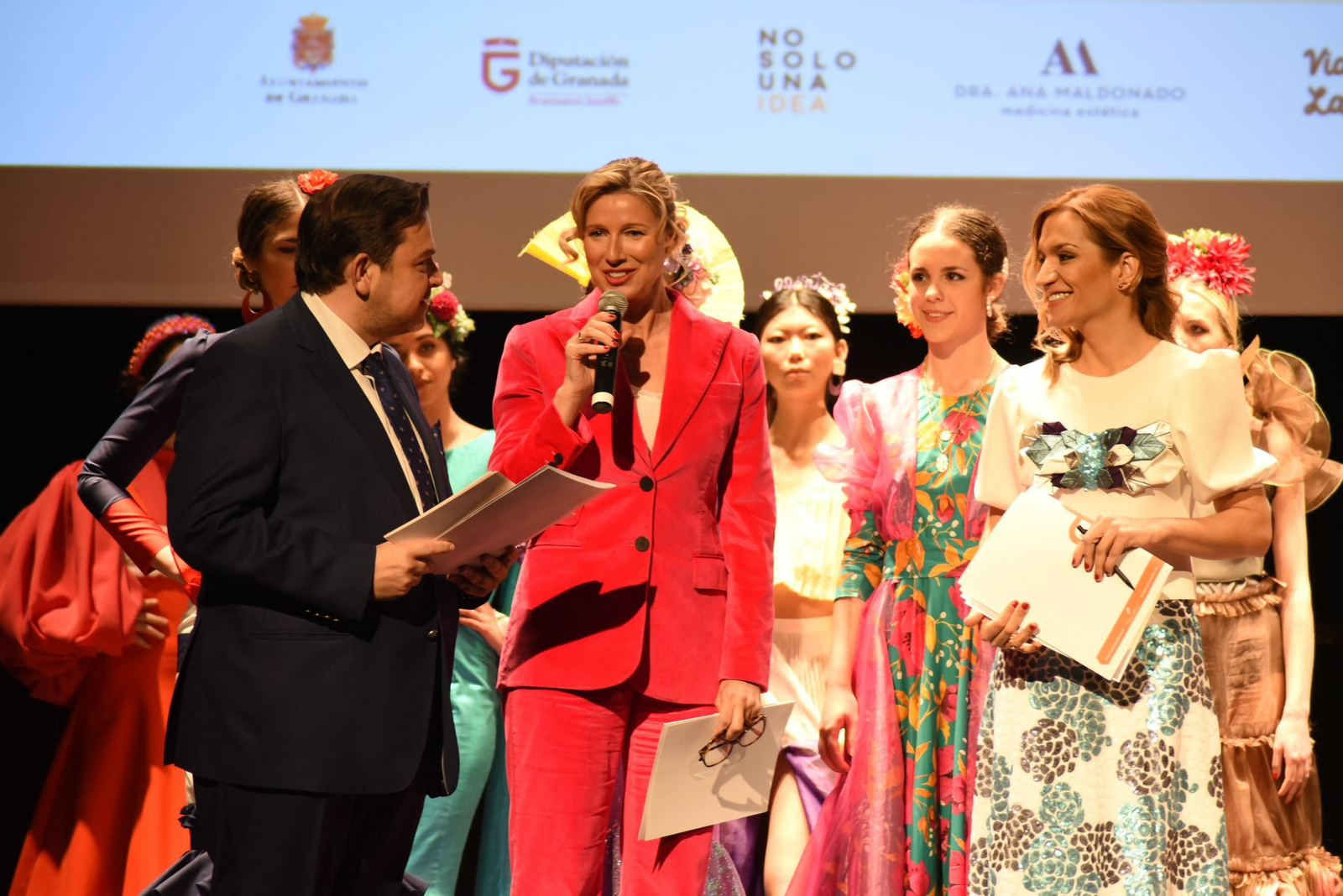 Entrega premio Concurso Diseñadores Jóvenes en Pasarela Flamenca Granada