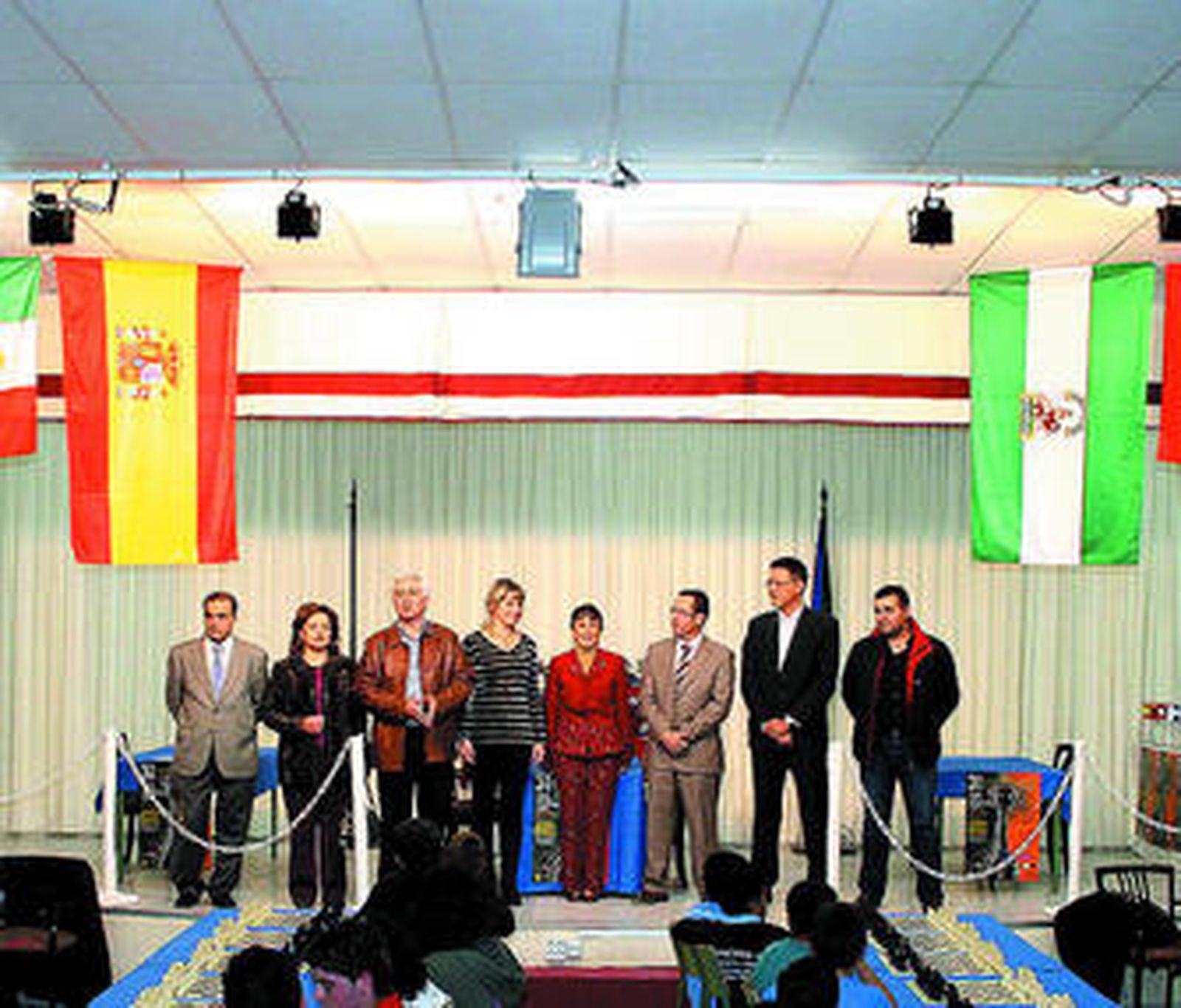 El director del torneo, Pepe Maldonado, junto a autoridades.