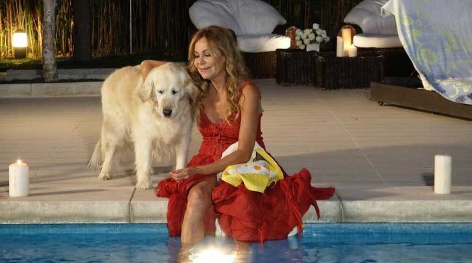 Ana Obregón con la perra Luna, que ha muerto en este fin de semana