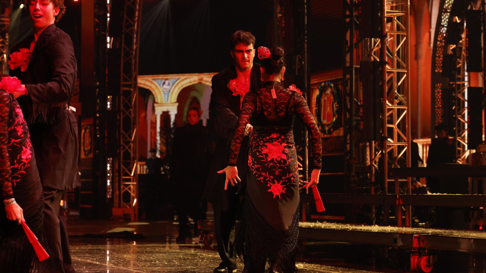 Ensayo de Alejandro Sanz con el cuerpo de baile