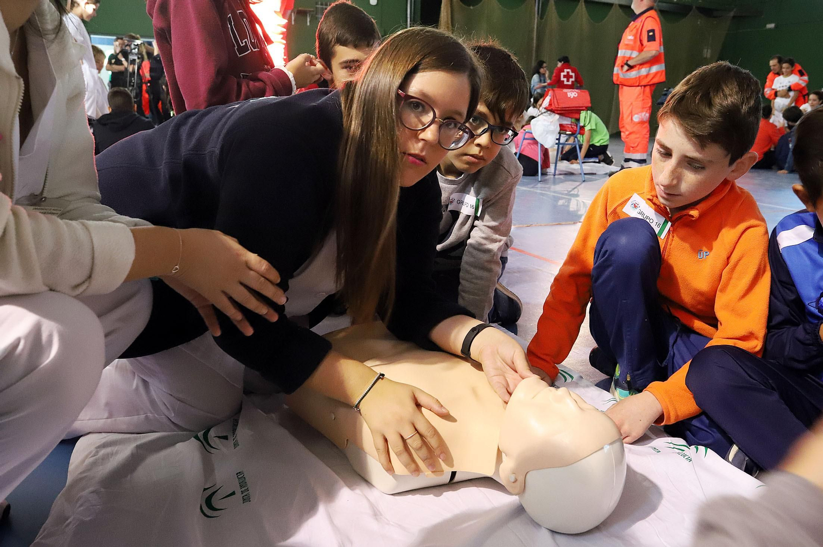 Imágenes de las jornadas de reanimación pulmonar en el IES Alto Conquero