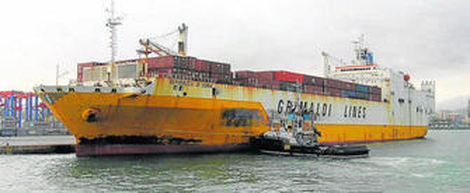 'Repubblica Di Roma', atracando en la terminal de contenedores el sábado.