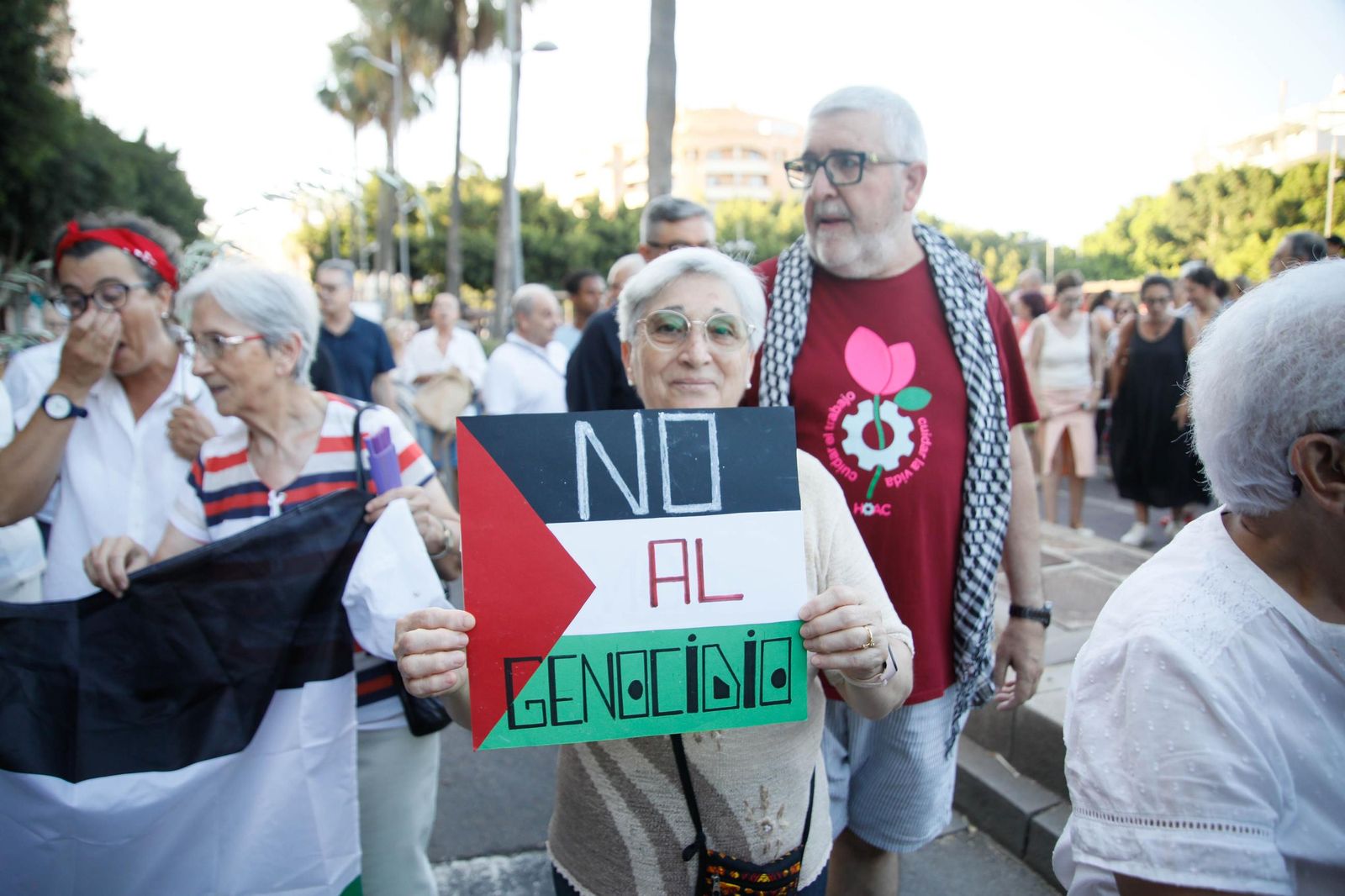 Imágenes de la manifestación en Almería por el genocidio en Palestina