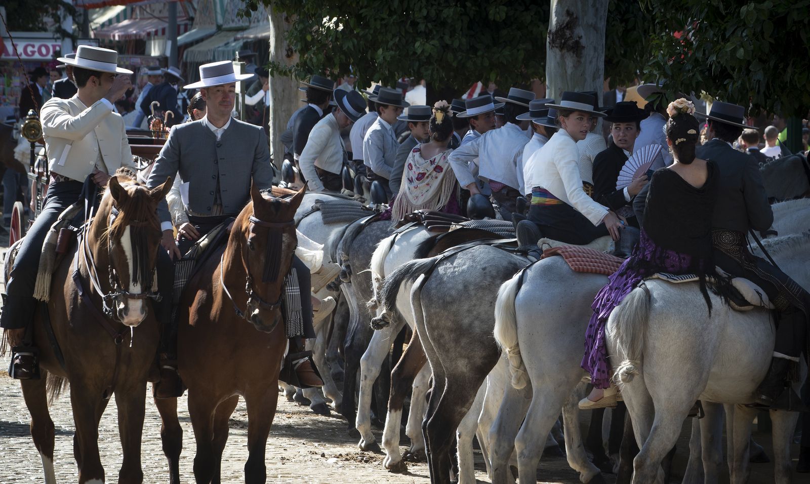 Estallido de colores en el miércoles de Feria de Abril 2023