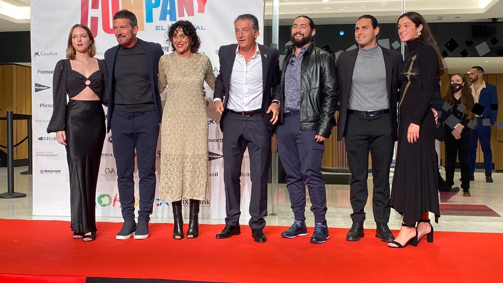 La familia Banderas en la alfombra roja previa al estreno de 'Company'.