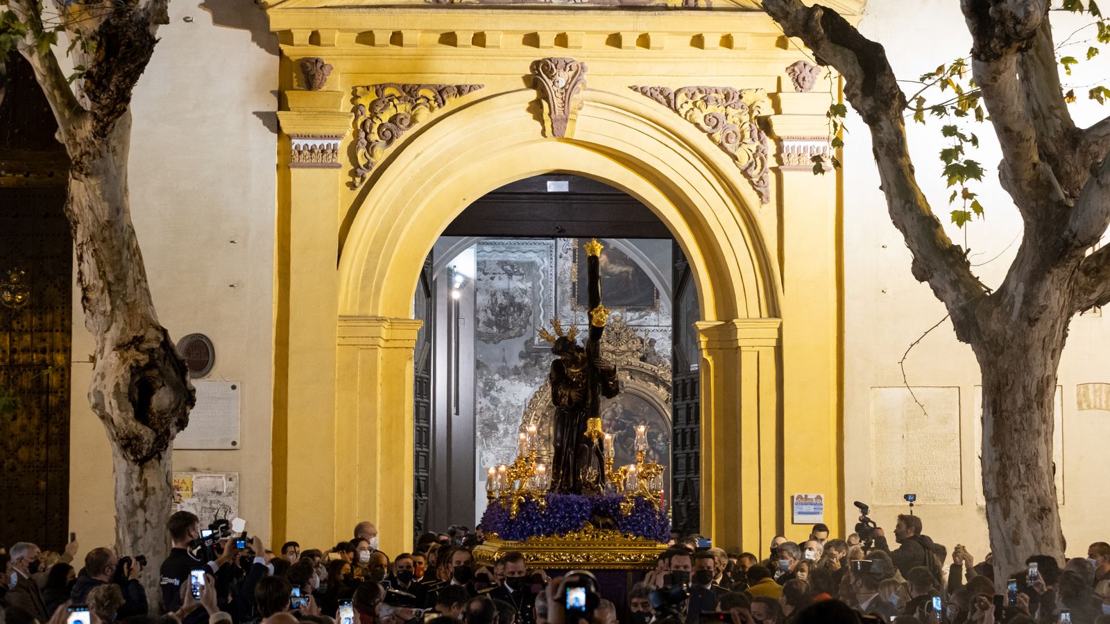 El vía crucis extraordinario de la Candelaria, en imágenes