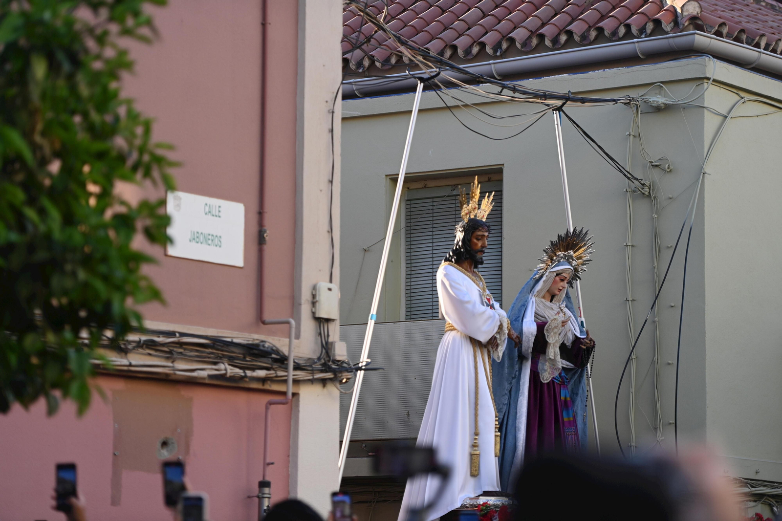 La misa del alba y el traslado del Cautivo, en fotos
