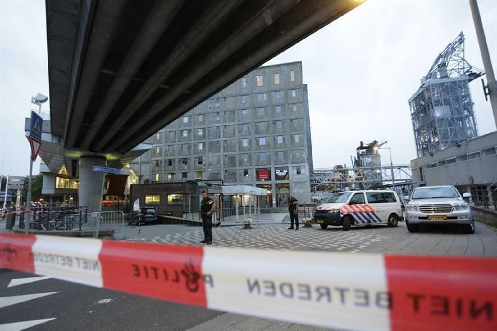 La plaza 24 de octubre de Utrecht, rodeada de seguridad tras el tiroteo