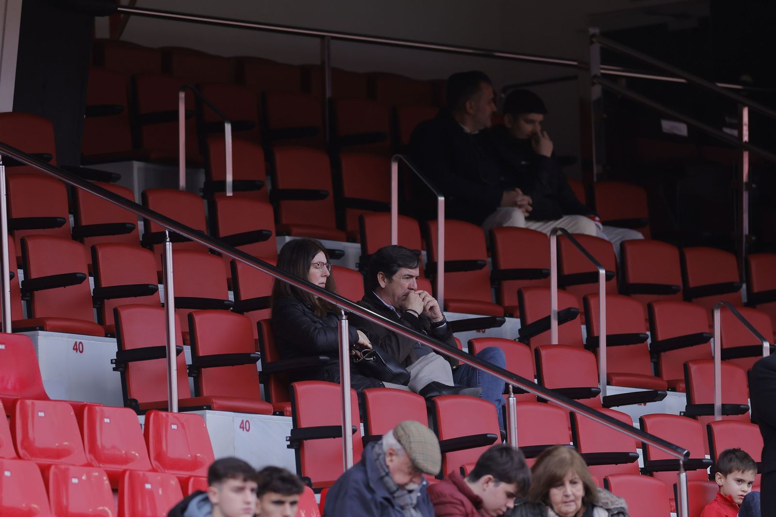 Búscate en las fotos del Sevilla - Girona