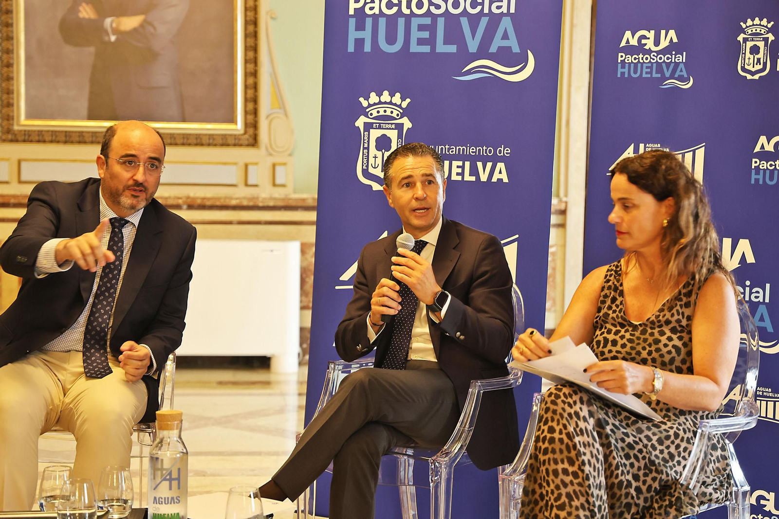 Imágenes de la presentación del Pacto Social por el Agua en Huelva